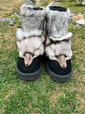 Rare Handmade Real Silver Fox Fur Boots – Sculpted Fox Heads – Collector’s Piece